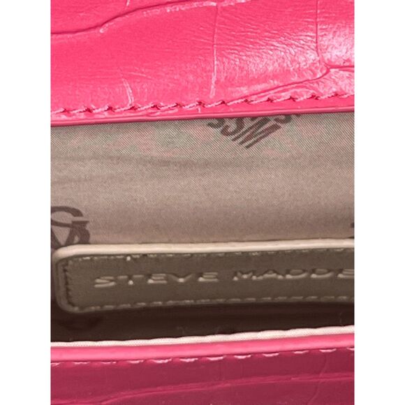Steve Madden Dignify Croc Embossed Crossbody Bag in Hot Pink - Picture 4 of 4